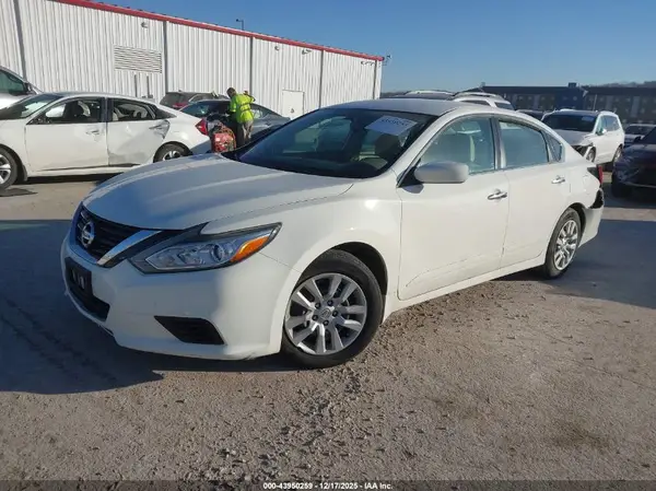 1N4AL3APXHC219167 2017 NISSAN ALTIMA - Image 2
