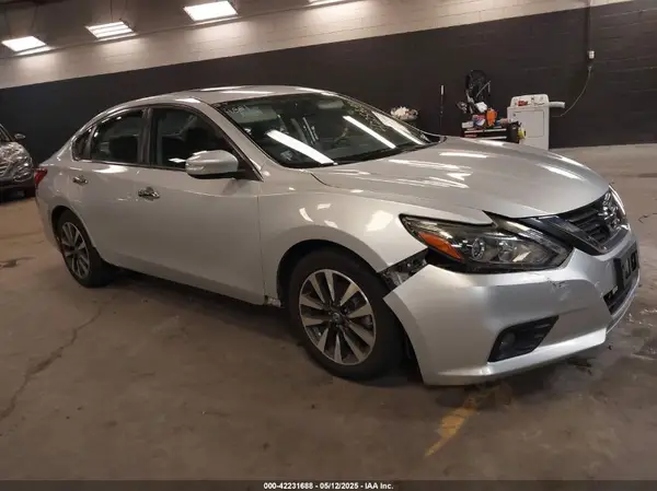 1N4AL3APXHC228371 2017 NISSAN ALTIMA - Image 1