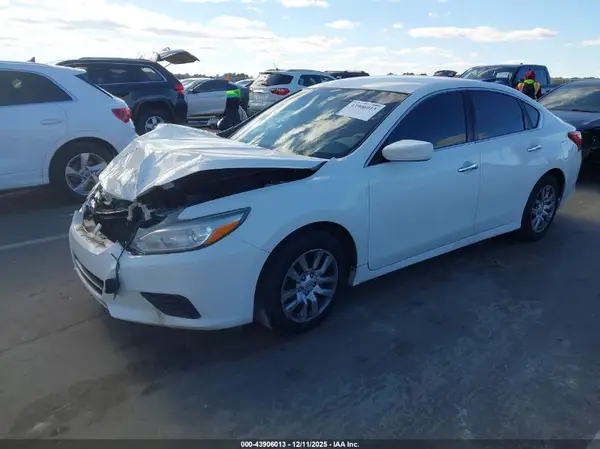 1N4AL3APXHC232274 2017 NISSAN ALTIMA - Image 2