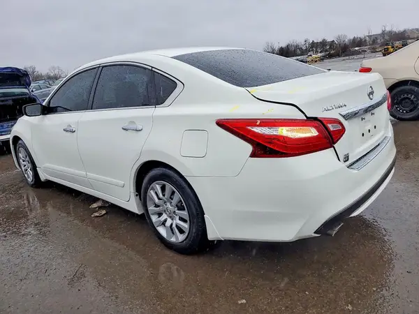 1N4AL3APXHC268689 2017 NISSAN ALTIMA - Image 2