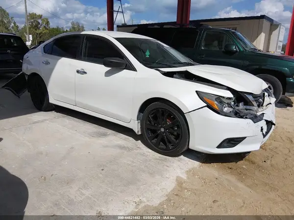 1N4AL3APXHC273696 2017 NISSAN ALTIMA - Image 1
