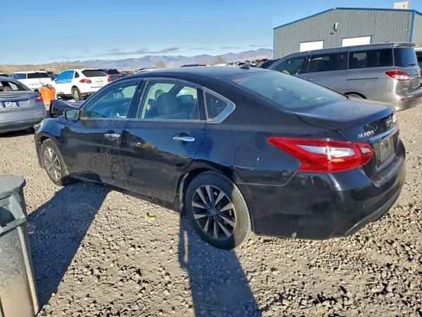 1N4AL3APXHC275769 2017 NISSAN ALTIMA - Image 2
