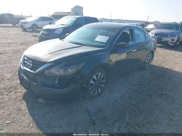 1N4AL3APXHC280972 2017 NISSAN ALTIMA - Image 2