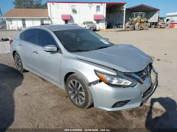 1N4AL3APXHC496045 2017 NISSAN ALTIMA - Image 1