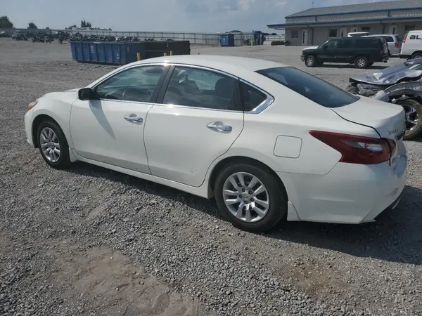 1N4AL3APXJC105885 2018 NISSAN ALTIMA - Image 2