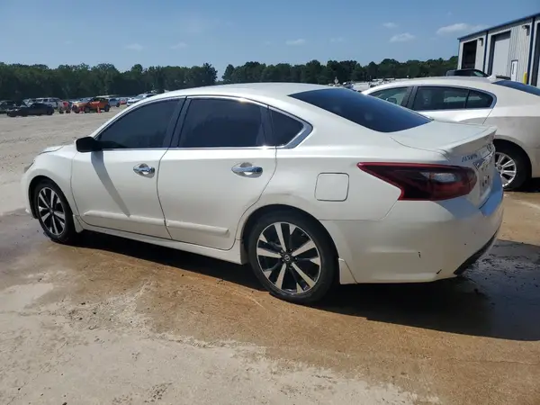 1N4AL3APXJC105904 2018 NISSAN ALTIMA - Image 2