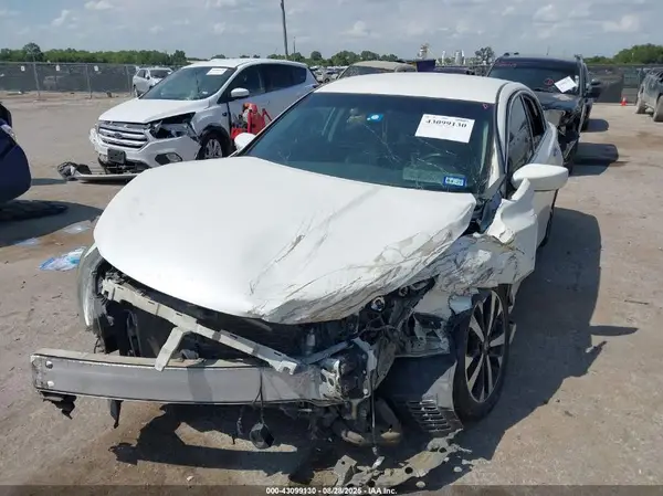 1N4AL3APXJC108771 2018 NISSAN ALTIMA - Image 2