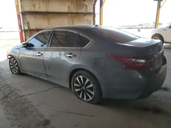 1N4AL3APXJC110519 2018 NISSAN ALTIMA - Image 2