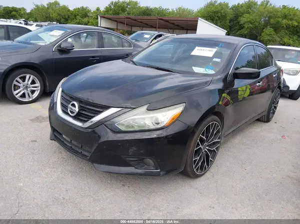 1N4AL3APXJC110861 2018 NISSAN ALTIMA - Image 2