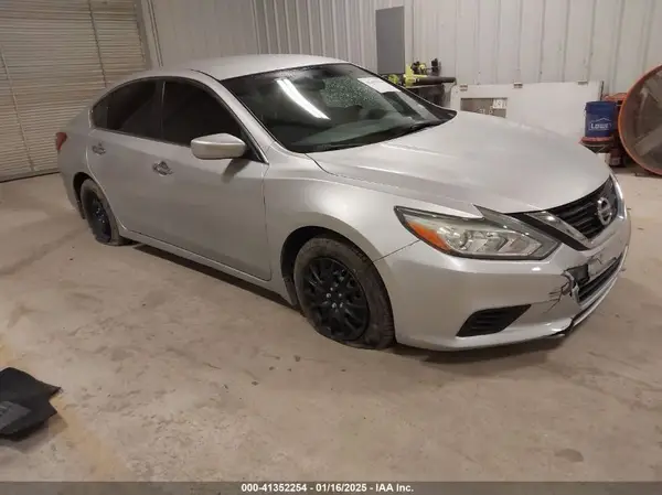 1N4AL3APXJC111640 2018 NISSAN ALTIMA - Image 1