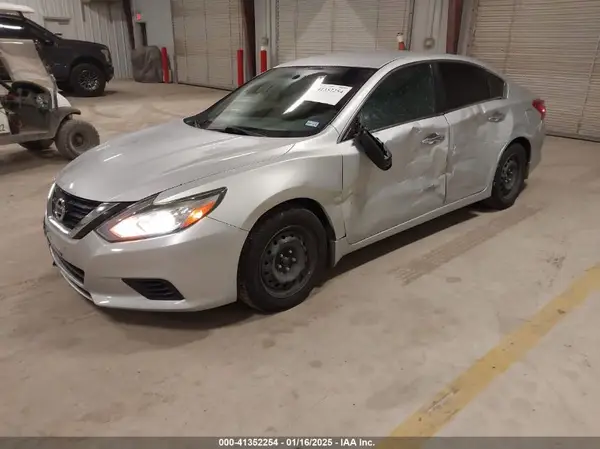 1N4AL3APXJC111640 2018 NISSAN ALTIMA - Image 2