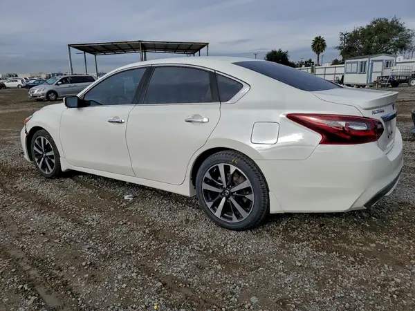 1N4AL3APXJC116630 2018 NISSAN ALTIMA - Image 2