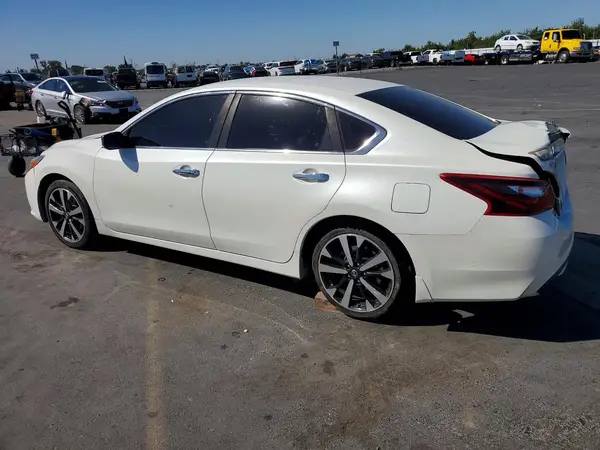 1N4AL3APXJC120743 2018 NISSAN ALTIMA - Image 2