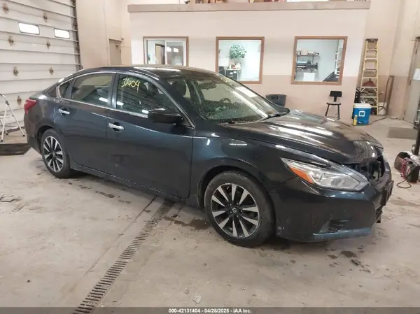 1N4AL3APXJC122301 2018 NISSAN ALTIMA - Image 1
