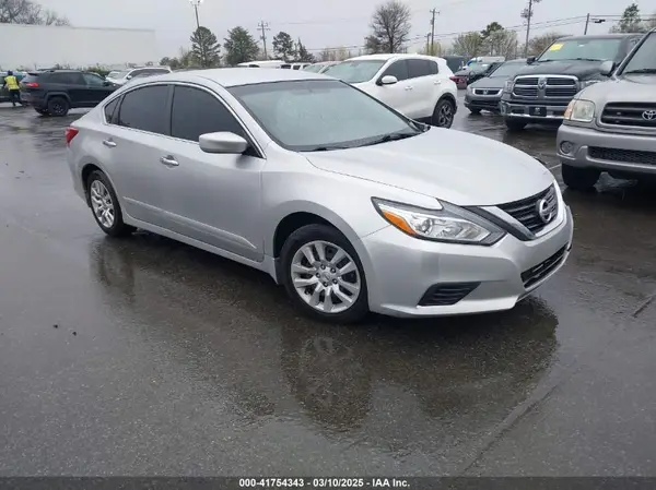 1N4AL3APXJC122380 2018 NISSAN ALTIMA - Image 1