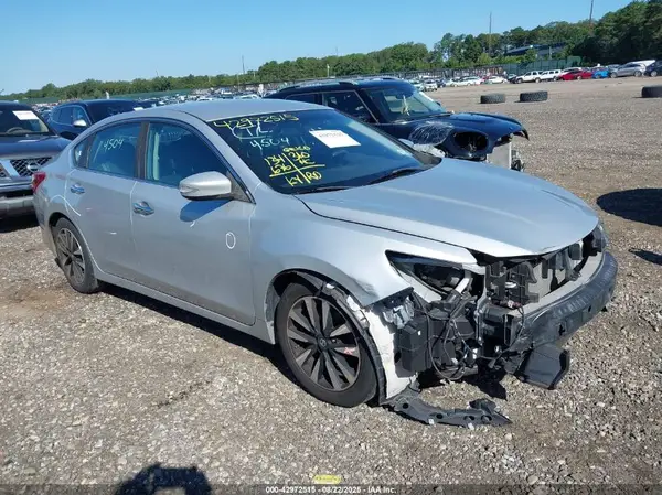 1N4AL3APXJC124680 2018 NISSAN ALTIMA - Image 1