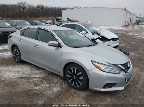 1N4AL3APXJC125070 2018 NISSAN ALTIMA - Image 1