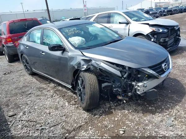 1N4AL3APXJC125179 2018 NISSAN ALTIMA - Image 1