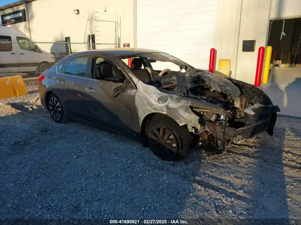 1N4AL3APXJC125229 2018 NISSAN ALTIMA - Image 1