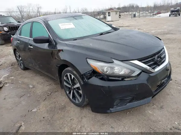 1N4AL3APXJC125702 2018 NISSAN ALTIMA - Image 1
