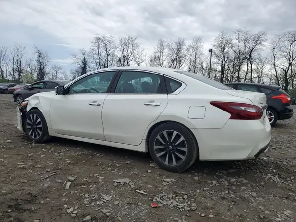 1N4AL3APXJC134772 2018 NISSAN ALTIMA - Image 2