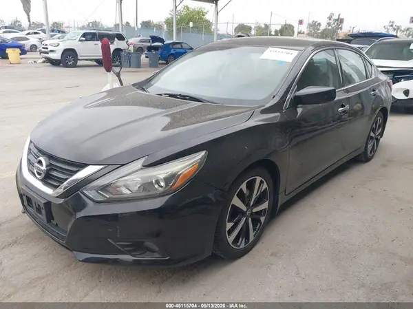 1N4AL3APXJC137557 2018 NISSAN ALTIMA - Image 2