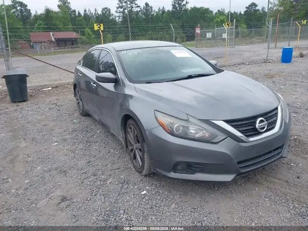 1N4AL3APXJC142208 2018 NISSAN ALTIMA - Image 1