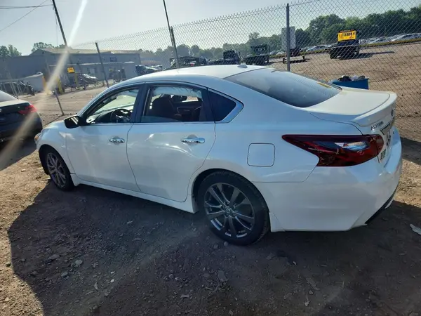 1N4AL3APXJC142774 2018 NISSAN ALTIMA - Image 2