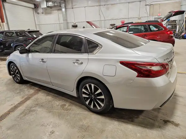 1N4AL3APXJC143102 2018 NISSAN ALTIMA - Image 2