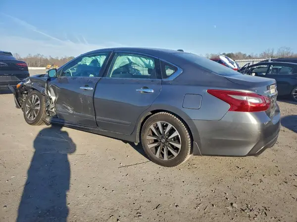 1N4AL3APXJC143990 2018 NISSAN ALTIMA - Image 2
