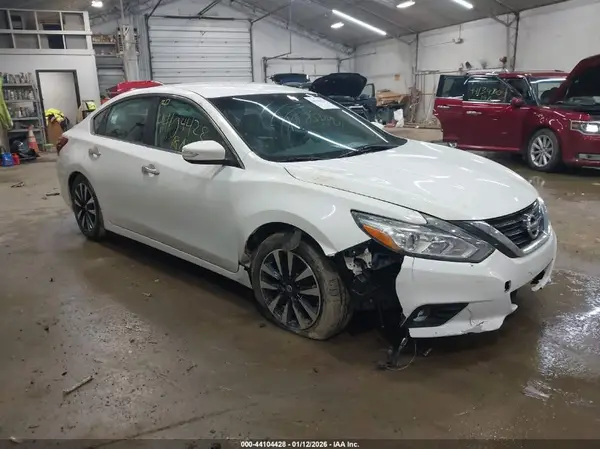 1N4AL3APXJC148185 2018 NISSAN ALTIMA - Image 1