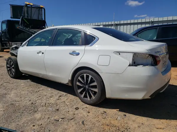 1N4AL3APXJC149739 2018 NISSAN ALTIMA - Image 2