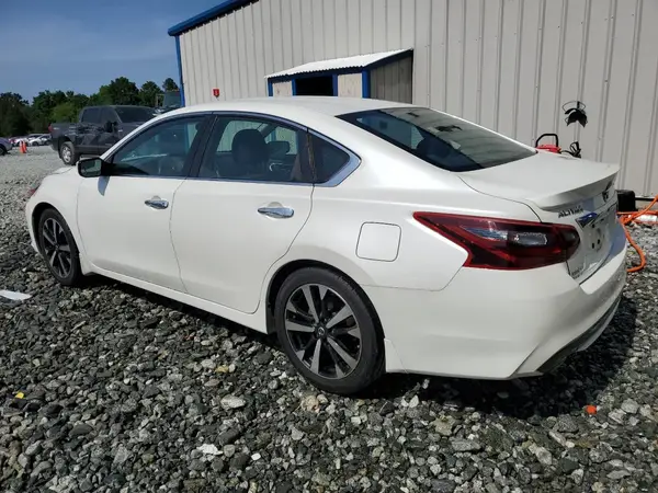1N4AL3APXJC149823 2018 NISSAN ALTIMA - Image 2