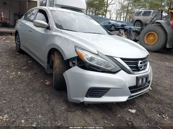 1N4AL3APXJC153872 2018 NISSAN ALTIMA - Image 1