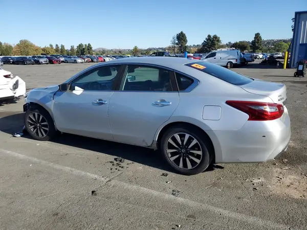 1N4AL3APXJC163785 2018 NISSAN ALTIMA - Image 2