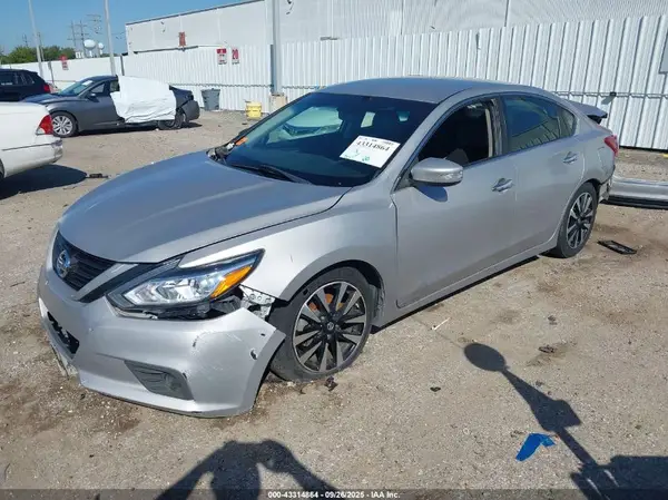 1N4AL3APXJC165584 2018 NISSAN ALTIMA - Image 2