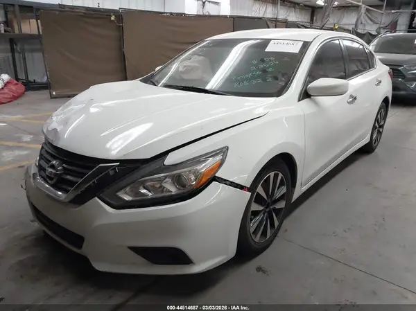 1N4AL3APXJC165780 2018 NISSAN ALTIMA - Image 2