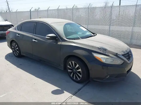 1N4AL3APXJC172244 2018 NISSAN ALTIMA - Image 1