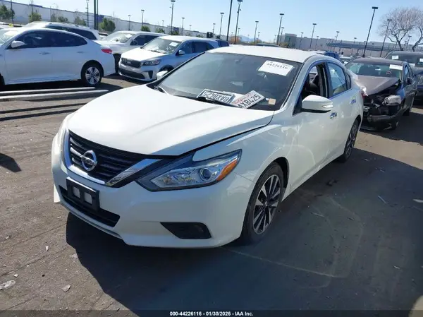 1N4AL3APXJC173166 2018 NISSAN ALTIMA - Image 2