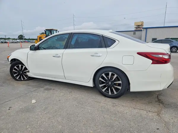 1N4AL3APXJC173331 2018 NISSAN ALTIMA - Image 2
