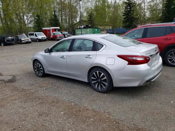 1N4AL3APXJC185110 2018 NISSAN ALTIMA - Image 2