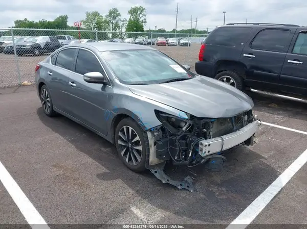1N4AL3APXJC191201 2018 NISSAN ALTIMA - Image 1