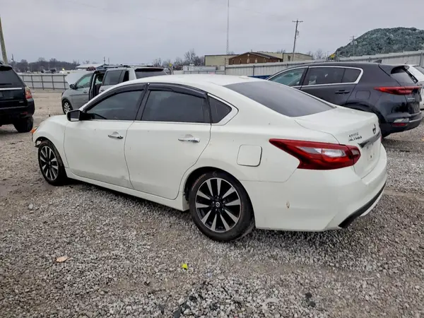 1N4AL3APXJC194440 2018 NISSAN ALTIMA - Image 2