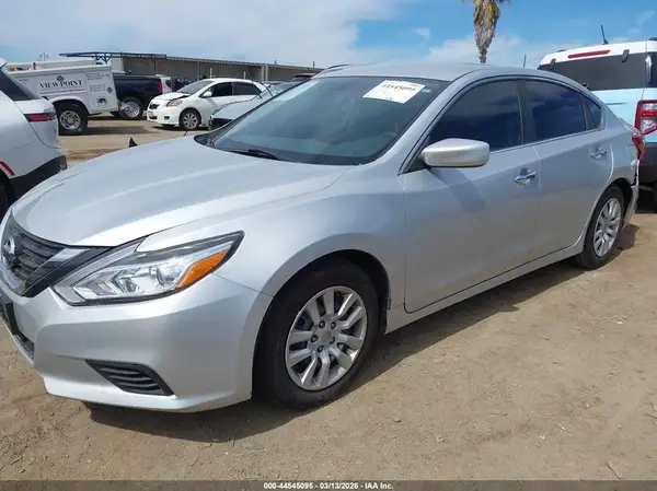 1N4AL3APXJC199928 2018 NISSAN ALTIMA - Image 2