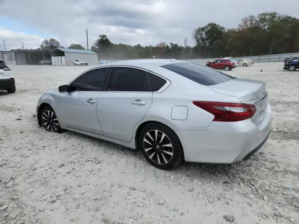 1N4AL3APXJC201662 2018 NISSAN ALTIMA - Image 2
