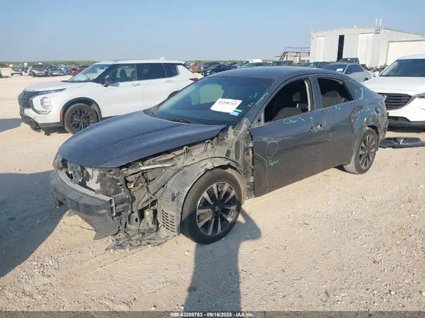 1N4AL3APXJC207493 2018 NISSAN ALTIMA - Image 2
