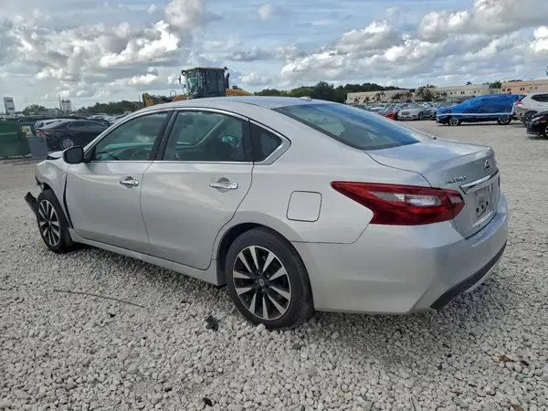 1N4AL3APXJC214329 2018 NISSAN ALTIMA - Image 2