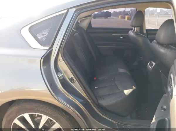 1N4AL3APXJC215822 2018 NISSAN ALTIMA - Image 8