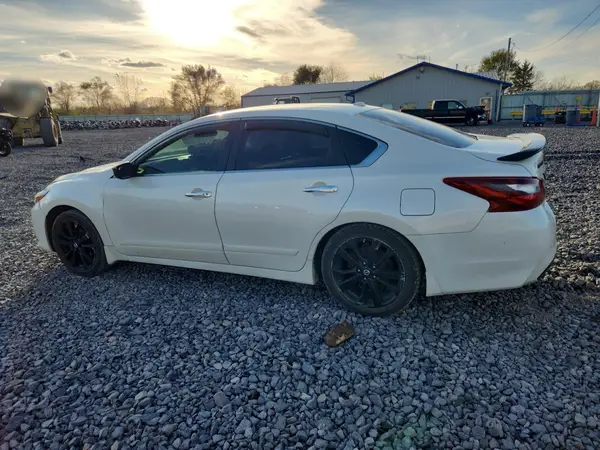1N4AL3APXJC222415 2018 NISSAN ALTIMA - Image 2