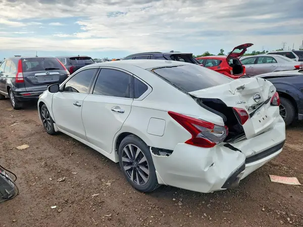 1N4AL3APXJC225864 2018 NISSAN ALTIMA - Image 2
